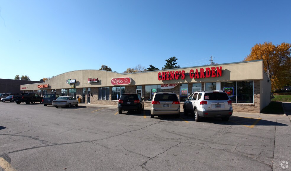 Primary Photo Of 1230-1246 E 14th St, Des Moines Freestanding For Lease