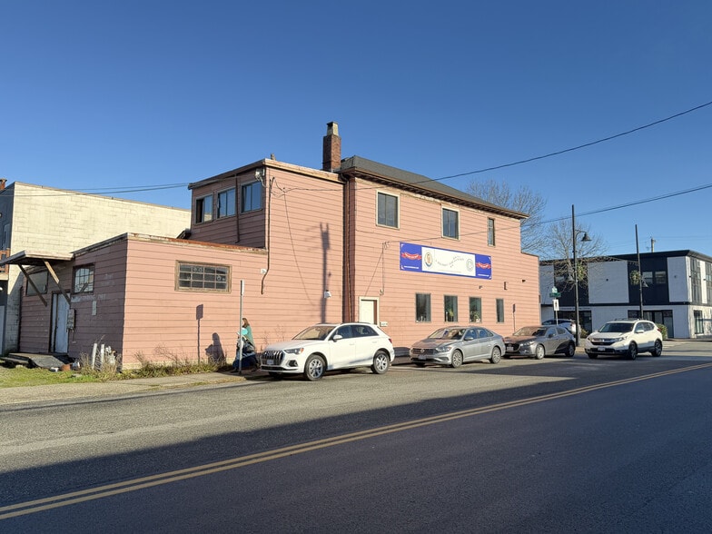 More Photos Of 5657 176th St, Surrey Storefront For Lease