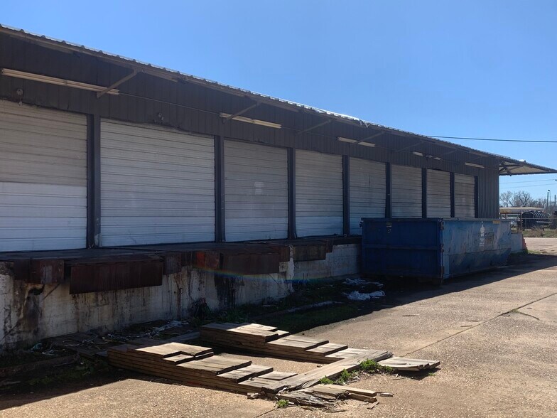More Photos Of 121 Kansas City Ave, Shreveport Truck Terminal For Lease