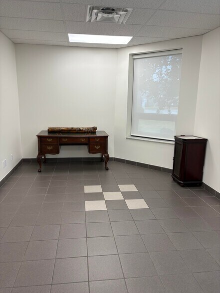 More Photos Of 1945 Blackacre Dr, Tecumseh Industrial For Lease