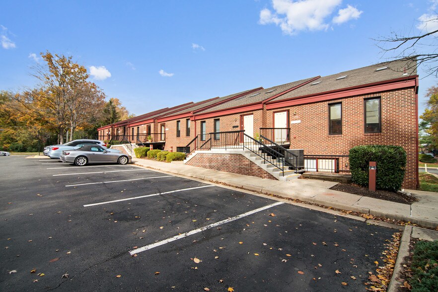 More Photos Of 2555-2575 Chain Bridge Rd, Vienna Medical For Sale