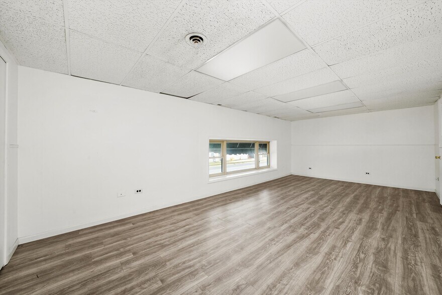 More Photos Of 4135 W 123rd St, Alsip Warehouse For Lease