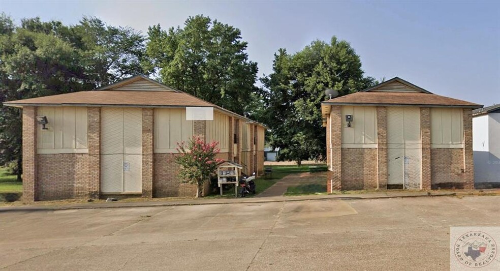 Primary Photo Of 120 37th st, Texarkana Apartments For Sale