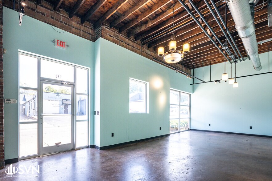 More Photos Of 309 N Ashland Ave, Lexington Warehouse For Lease