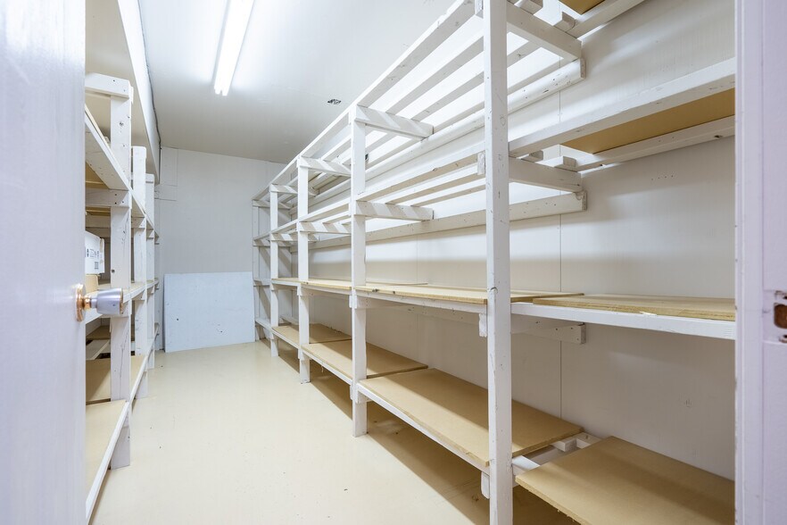 More Photos Of 6209 44 St, Lloydminster Office For Lease