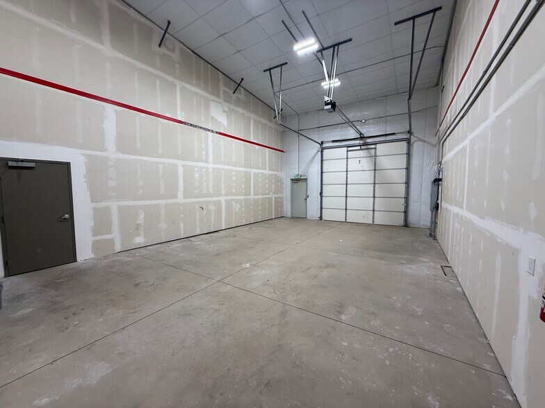 More Photos Of 6387-6397 Aviation Cir, Loveland Industrial For Sale