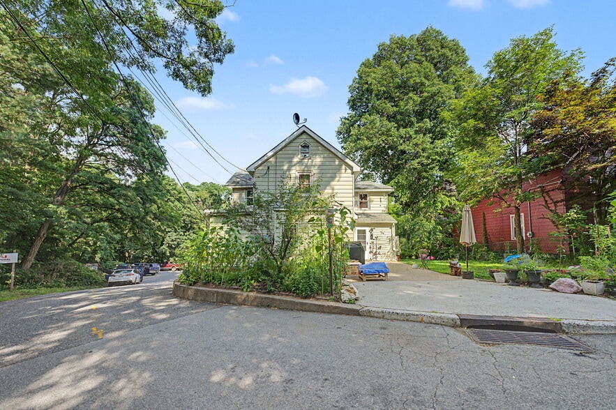 More Photos Of 23 Malcolm St, Morristown Industrial For Sale