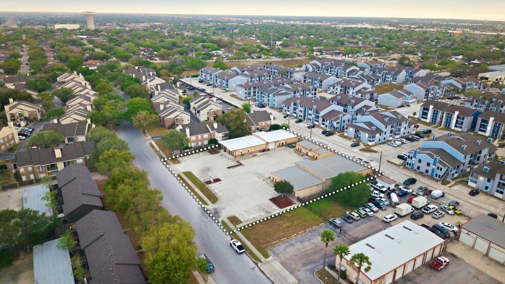 More Photos Of 5502 Burnham Dr, Corpus Christi Loft Creative Space For Lease