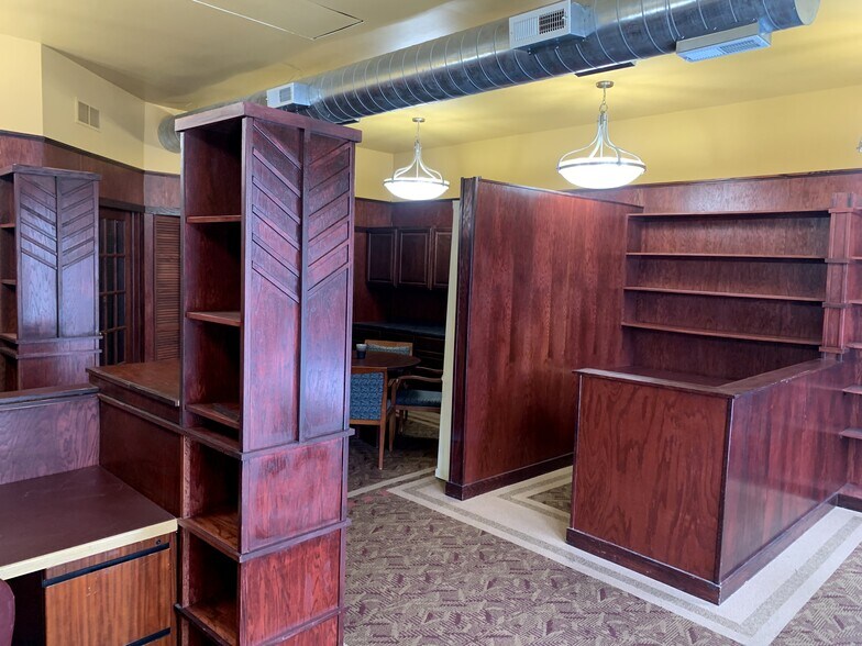 More Photos Of 105 S Linn Ave, Wentzville Coworking Space