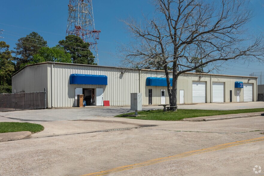 More Photos Of 132 Magic Oaks Ct, Spring Unknown For Lease