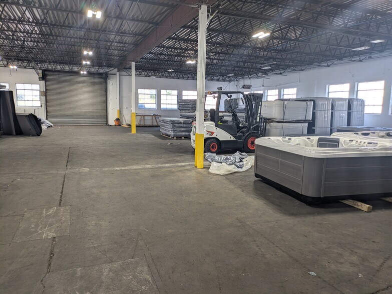 More Photos Of 868 Elston St, Rahway Manufacturing For Lease