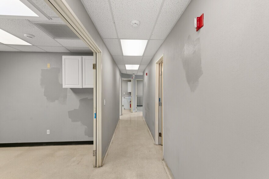 More Photos Of 872 E Sahara Ave, Las Vegas Medical For Lease