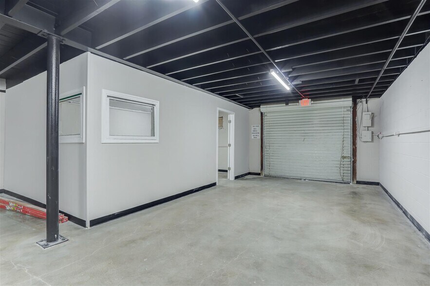 More Photos Of 1710 Texas Ave, Texas City General Retail For Sale