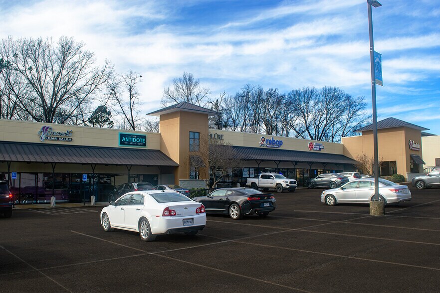 More Photos Of 731 S Pear Orchard Rd, Ridgeland Storefront For Lease
