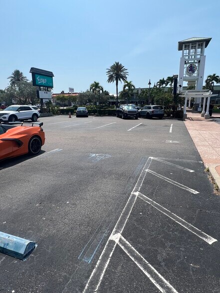 More Photos Of 152 107th Ave, Treasure Island Storefront Retail Residential For Lease