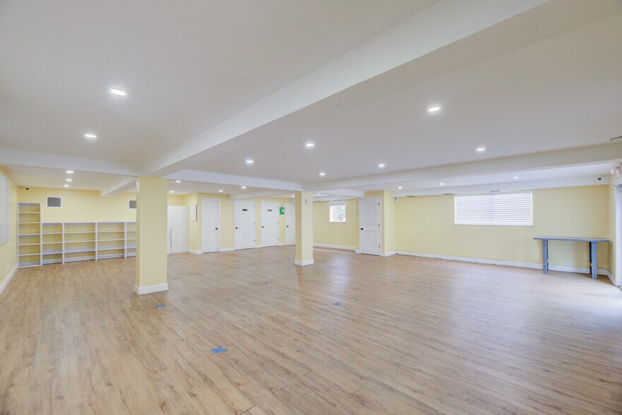 More Photos Of 359 10th St, West Palm Beach Storefront Retail Office For Sale