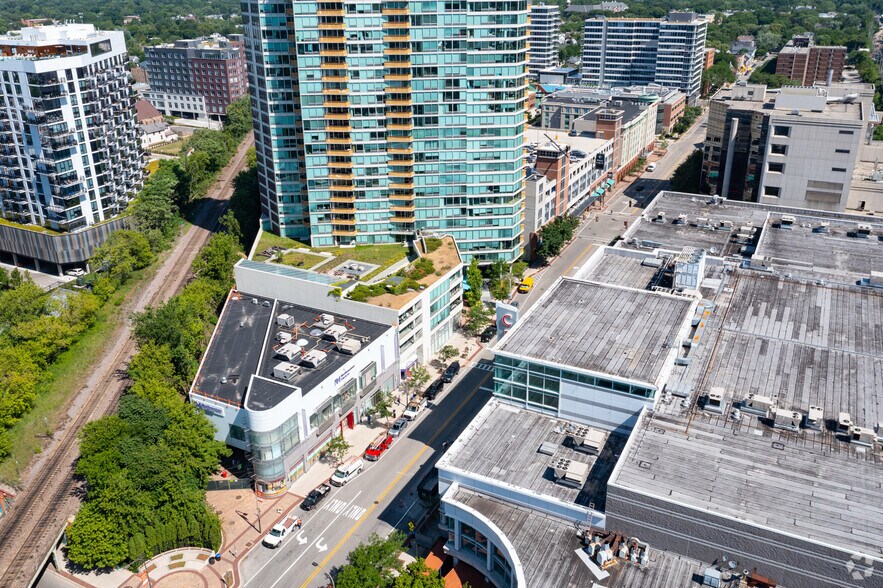 More Photos Of 1700 Maple Ave, Evanston Freestanding For Lease