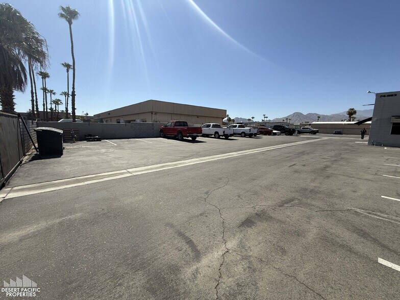 More Photos Of 74883 Velie Way, Palm Desert Service For Lease