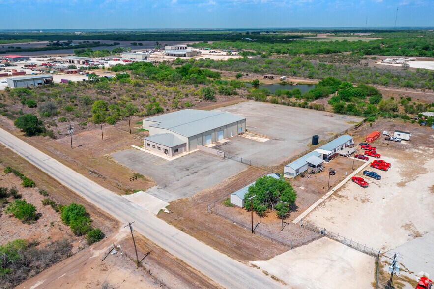 More Photos Of 1391 County Road 429, Pleasanton Warehouse For Sale