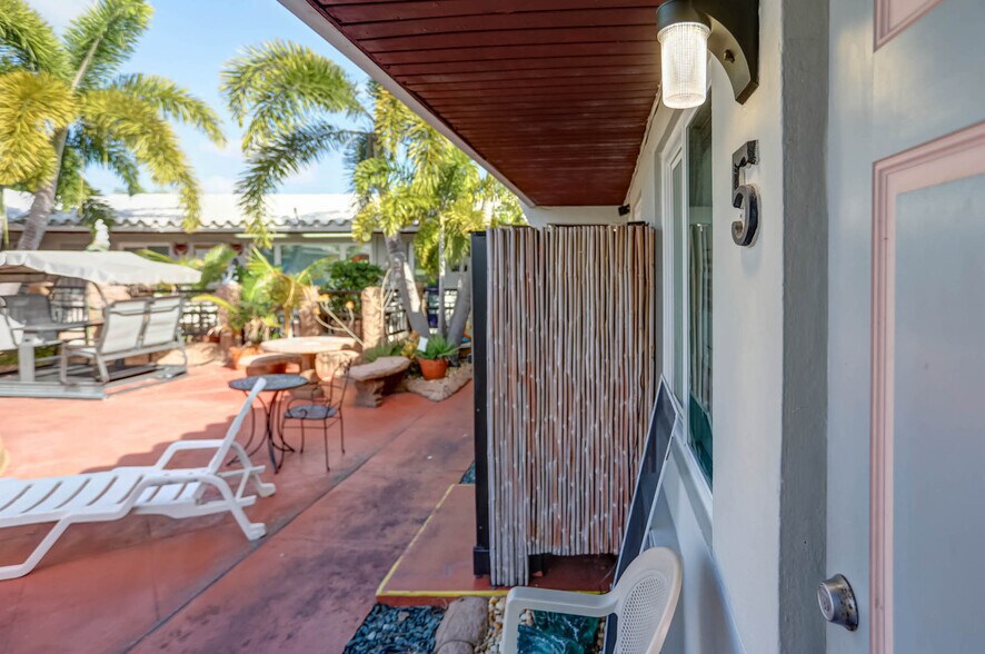 More Photos Of 1419 S Federal Hwy, Hollywood Hotel For Sale