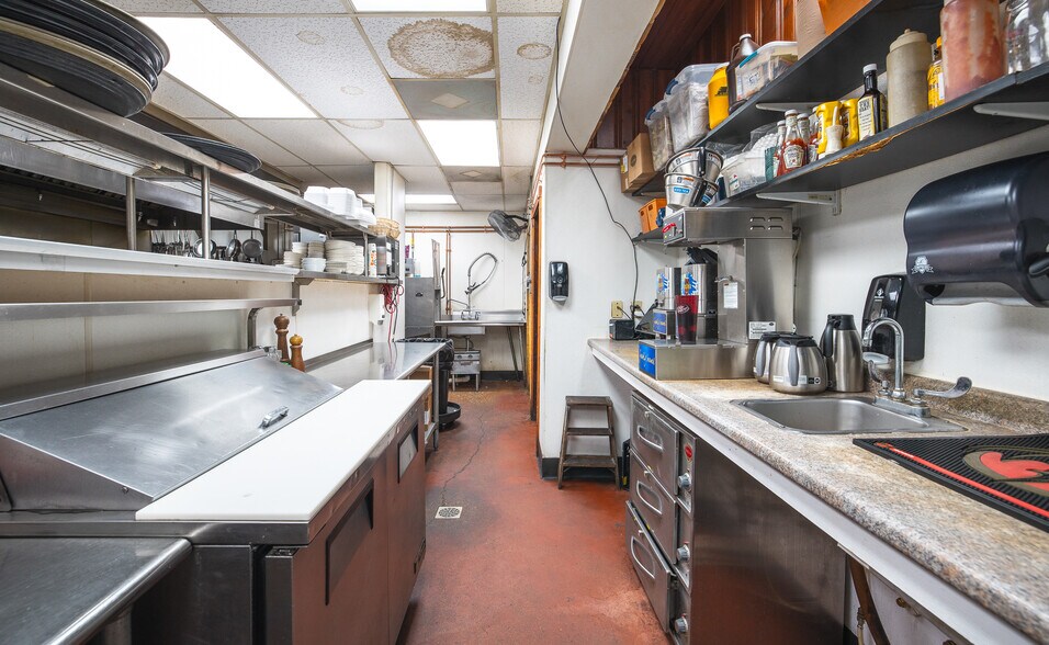More Photos Of 121 S Smith St, Cuba Restaurant For Sale