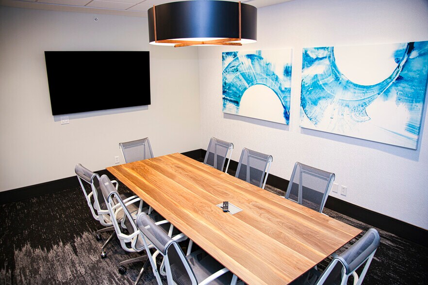 More Photos Of 10255 Commerce Dr, Carmel Coworking Space