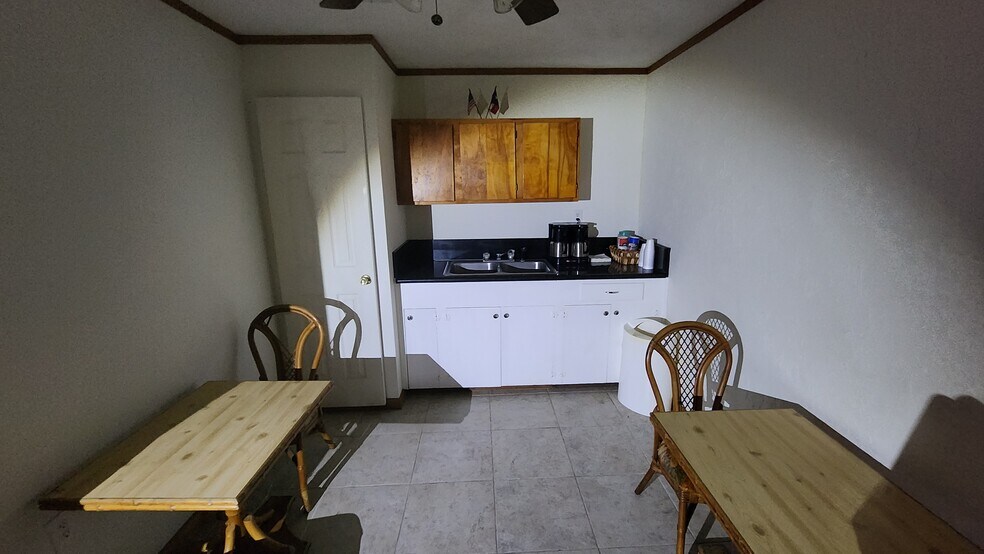 More Photos Of 5601 Arlington St, Houston Funeral Home For Sale