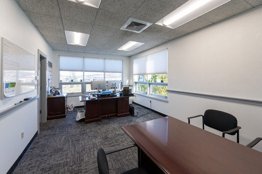 More Photos Of 116 Parker St, Newburyport Manufacturing For Sale