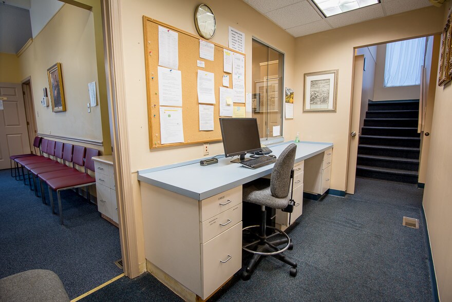 More Photos Of 1305 Milstead Ave NE, Conyers Medical For Sale