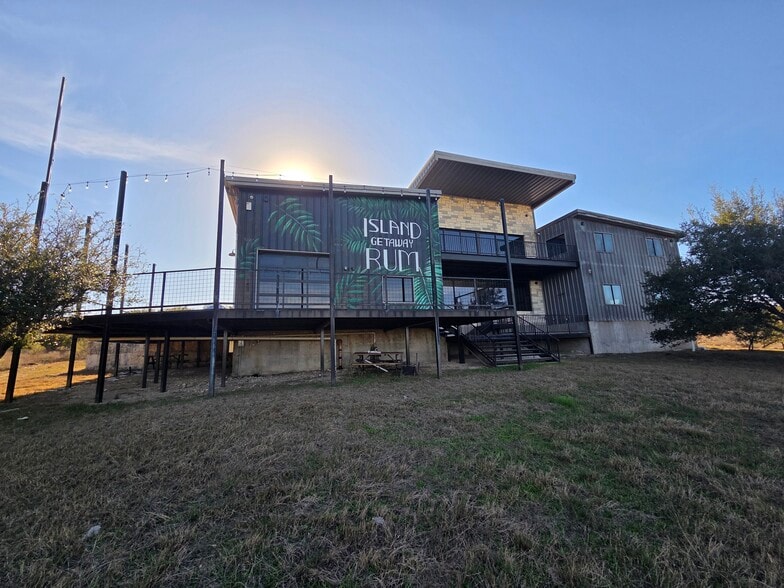 More Photos Of 231 Frog Pond Ln, Dripping Springs General Retail For Sale