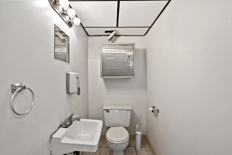 More Photos Of 520 Washington Ave, Dravosburg Warehouse For Sale
