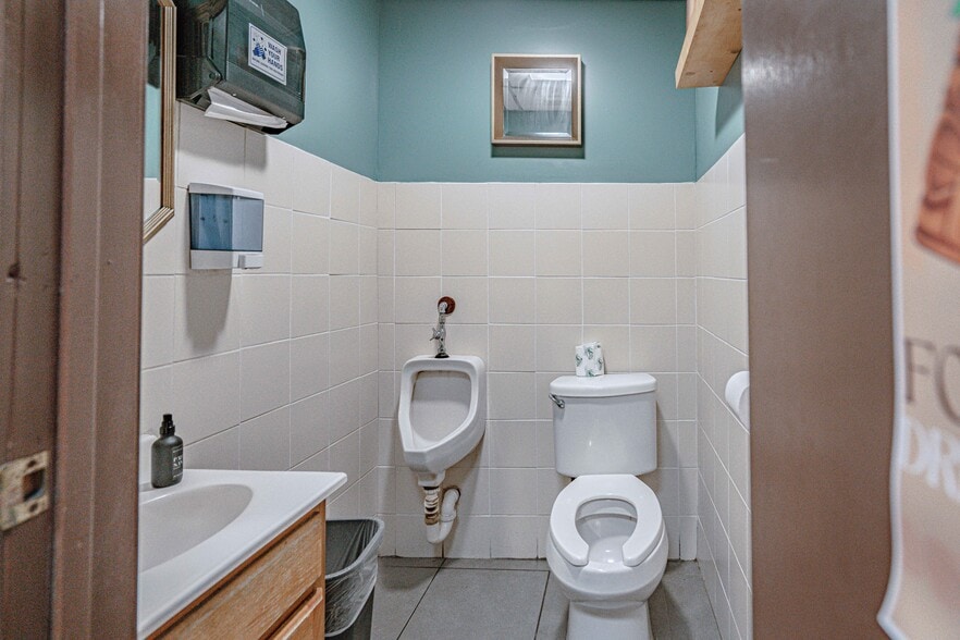 More Photos Of 754 Cherokee st, Fountain Hill Restaurant For Sale