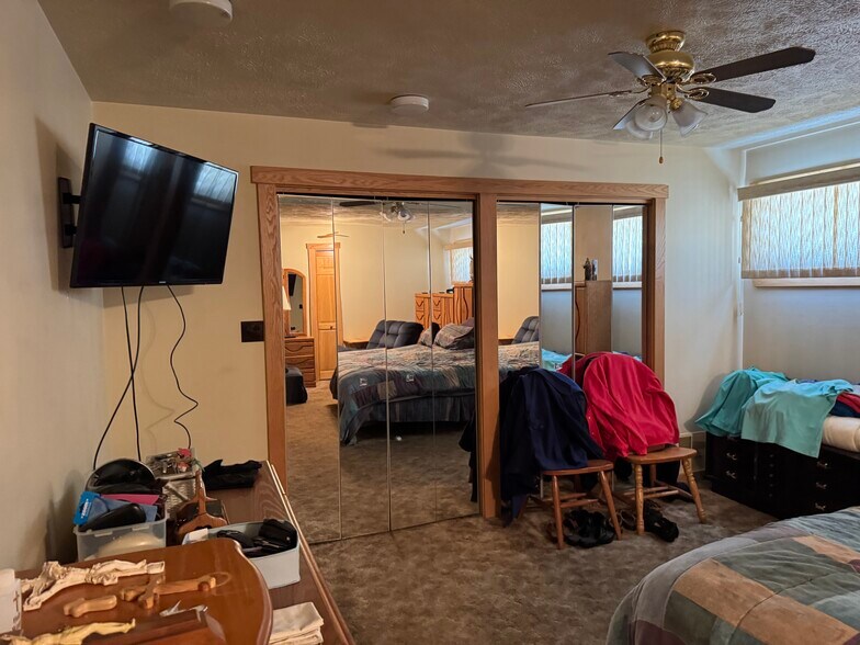 More Photos Of 346 Route 711, Jones Mills Convenience Store For Sale