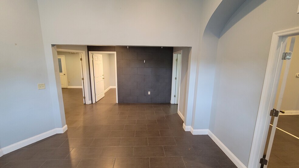 More Photos Of 104 Liberty Center Pl, Saint Augustine Warehouse For Lease