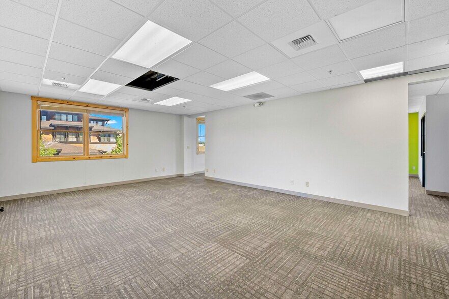 More Photos Of 12313 Soaring Way, Truckee Medical For Sale