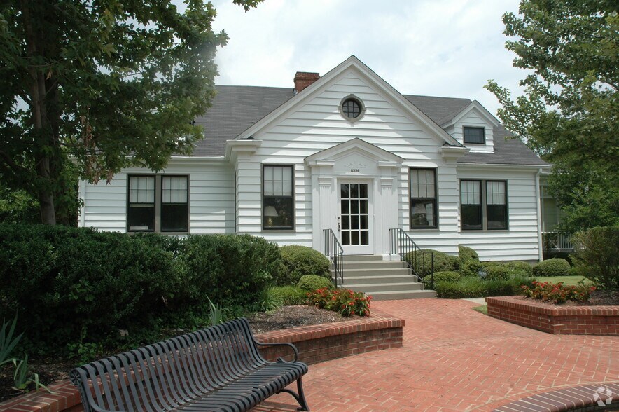 More Photos Of 8556 Macon Rd, Cordova Restaurant For Sale