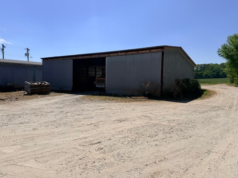 More Photos Of 2570 Needmore Rd, Woodleaf Warehouse For Sale