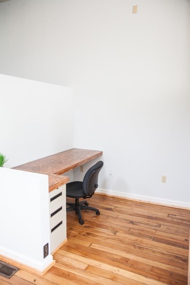 More Photos Of 100 S Mulberry St, Dickson Coworking Space