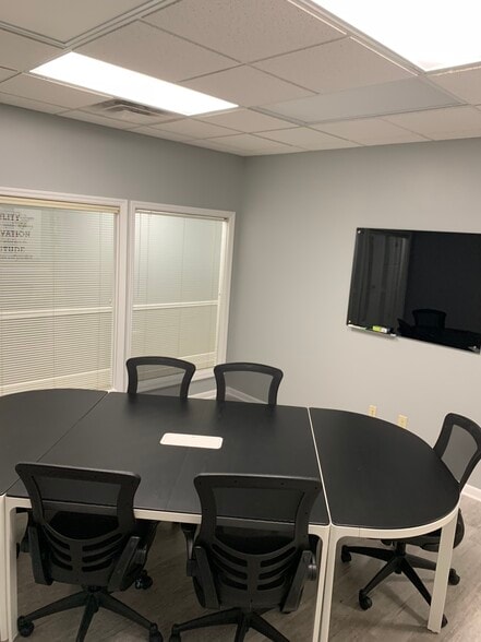 More Photos Of 5610 Fort Caroline Rd, Jacksonville Medical For Lease