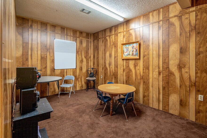 More Photos Of 808-814 W Center St, Sheridan Storefront Retail Office For Sale