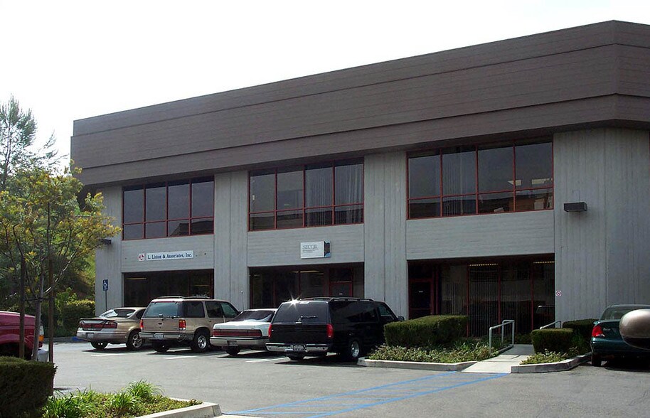 More Photos Of 290 Conejo Ridge Ave, Thousand Oaks Manufacturing For Lease