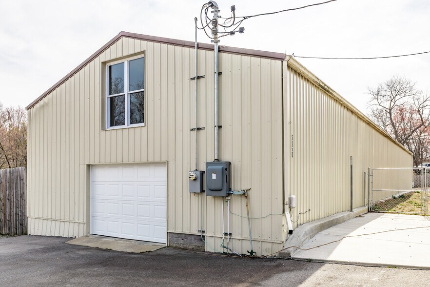 More Photos Of 5850 Clarksville Pike, Joelton Showroom For Sale