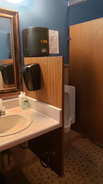 More Photos Of 202 N Federal Hwy, Lake Worth Restaurant For Sale