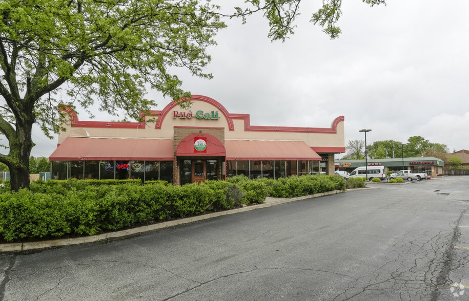 More Photos Of 11064 W National Ave, West Allis Unknown For Lease