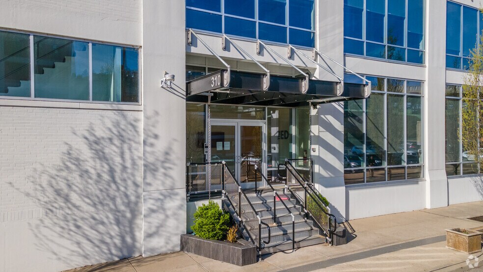 More Photos Of 310 Culvert St, Cincinnati Loft Creative Space For Lease