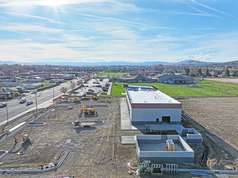 More Photos Of 6905 W Nob Hill Blvd, Yakima Auto Repair For Sale