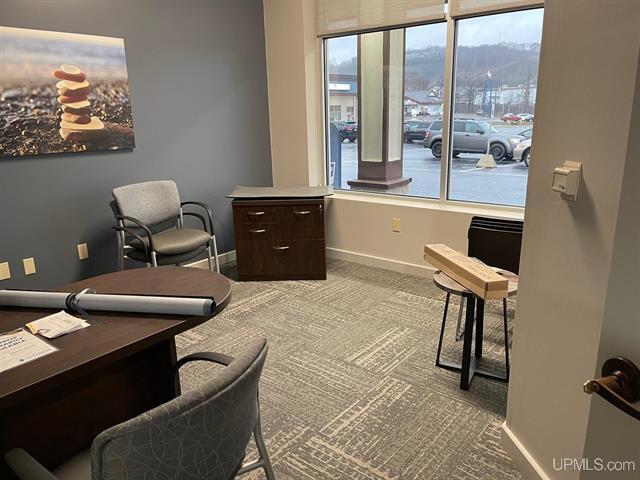 More Photos Of 901 Razorback Dr, Houghton Storefront For Sale