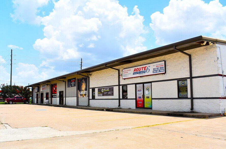 More Photos Of 18025 W Little York Rd, Katy Flex For Sale