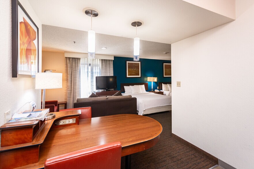 More Photos Of 1530 Howe Ave, Sacramento Hotel For Sale