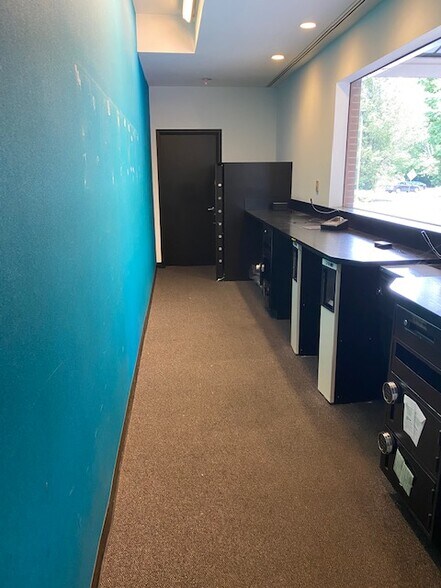 More Photos Of 81 W Ramapo Rd, Garnerville Freestanding For Sale